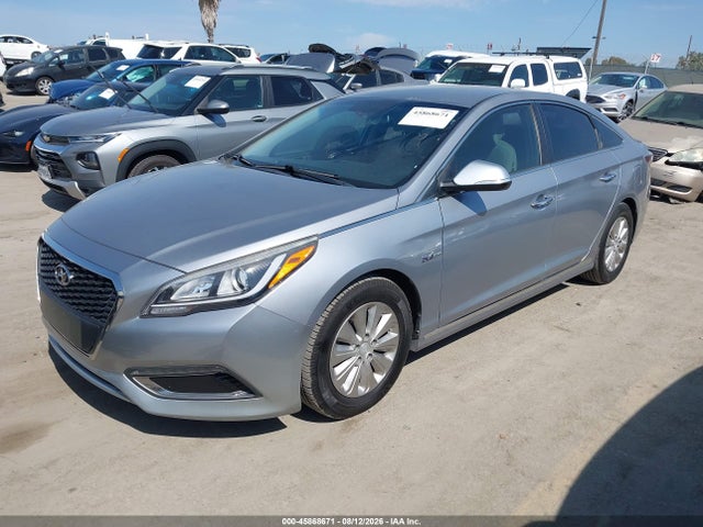 Hyundai Sonata Hybrid Se 2016 KMHE24L17GA013937 Image 2