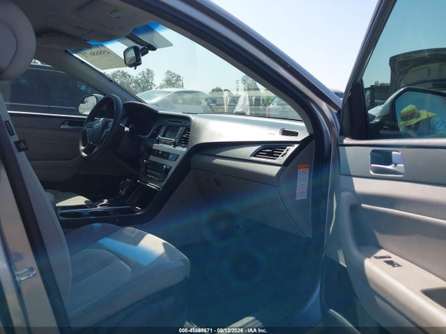 Hyundai Sonata Hybrid Se 2016 KMHE24L17GA013937 Image 5
