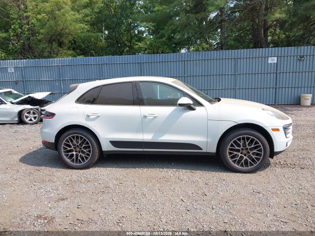 45868758 :رقم المزاد ، WP1AA2A5XJLB13721 vin ، 2018 Porsche Macan Sport Edition مزاد بيع