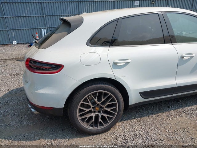 45868758 :رقم المزاد ، WP1AA2A5XJLB13721 vin ، 2018 Porsche Macan Sport Edition مزاد بيع
