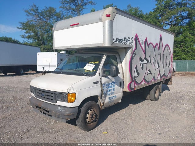 45868831 :رقم المزاد ، 1FDWE35LX5HA32328 vin ، 2005 Ford E-350 Cutaway Standard مزاد بيع