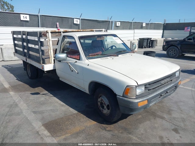 Продажа на аукционе авто 1990 Toyota Pickup Cab Chassis Super Long Wb, vin: JT5VN94T6L0017112, номер лота: 45869003