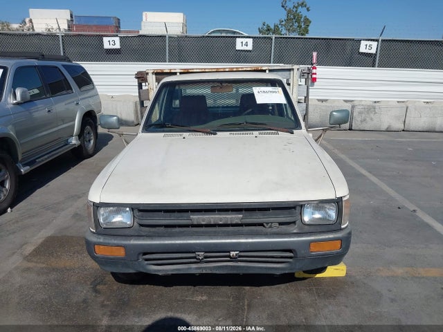 Продажа на аукционе авто 1990 Toyota Pickup Cab Chassis Super Long Wb, vin: JT5VN94T6L0017112, номер лота: 45869003