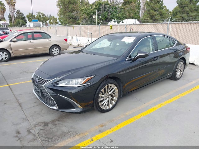 45869123 :رقم المزاد ، JTHB21B15K2023777 vin ، 2019 Lexus Es 300h Luxury مزاد بيع