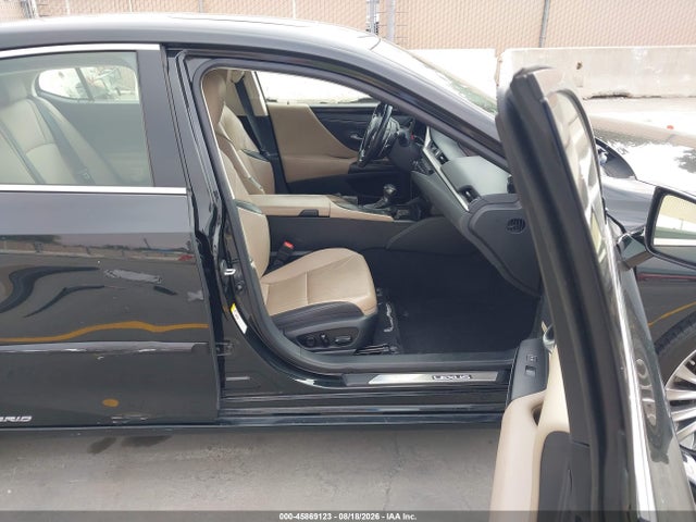 45869123 :رقم المزاد ، JTHB21B15K2023777 vin ، 2019 Lexus Es 300h Luxury مزاد بيع