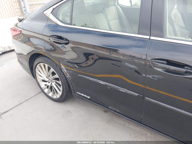 45869123 :رقم المزاد ، JTHB21B15K2023777 vin ، 2019 Lexus Es 300h Luxury مزاد بيع