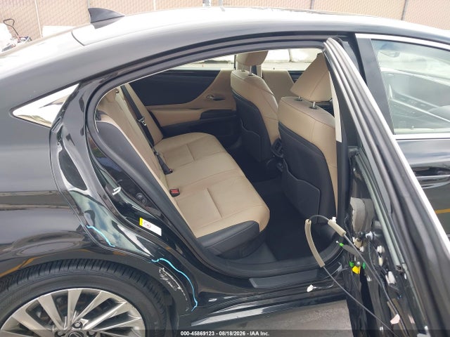 45869123 :رقم المزاد ، JTHB21B15K2023777 vin ، 2019 Lexus Es 300h Luxury مزاد بيع