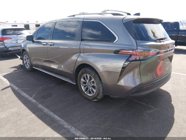 Toyota SIENNA XLE 2021 5TDJRKEC5MS031966 Image 3