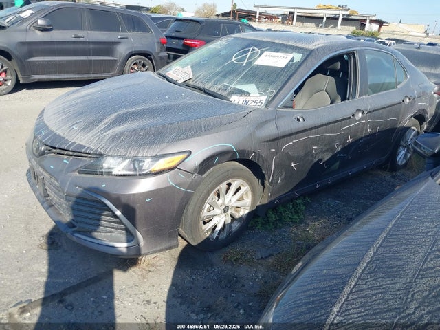 Toyota CAMRY LE 2024 4T1C11AK8RU200657 Image 2