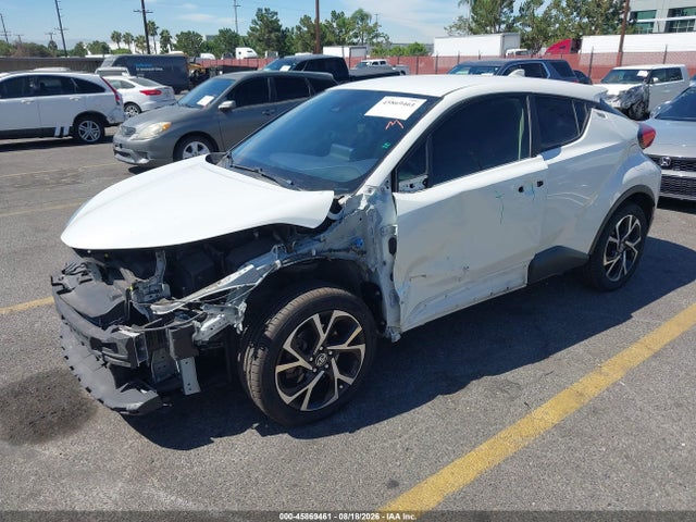 Toyota C-HR XLE 2021 JTNKHMBXXM1102940 Image 2