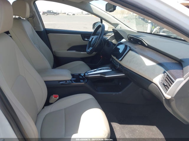 Продажа на аукционе авто 2018 Honda Clarity Plug-in Hybrid Touring, vin: JHMZC5F3XJC001474, номер лота: 45869675