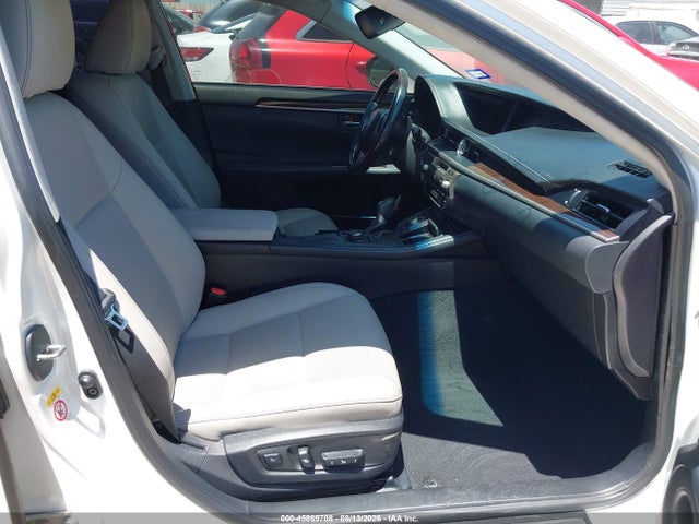 2016 Lexus Es 350 მანქანა იყიდება აუქციონზე, vin: 58ABK1GG1GU031423, აუქციონის ნომერი: 45869708