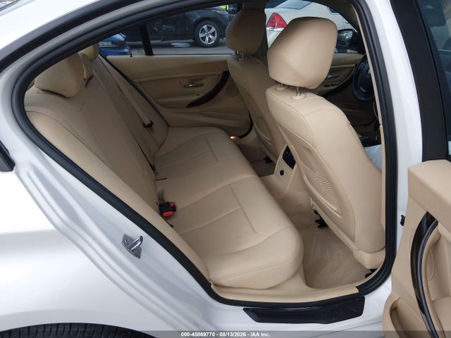 BMW 320i 2014 WBA3B1G53ENS79076 Image 8