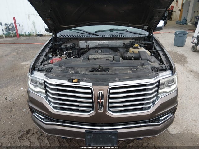 Продажа на аукционе авто 2017 Lincoln Navigator L Reserve, vin: 5LMJJ3LT7HEL13384, номер лота: 45869793
