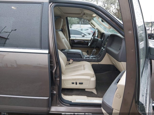 Продажа на аукционе авто 2017 Lincoln Navigator L Reserve, vin: 5LMJJ3LT7HEL13384, номер лота: 45869793