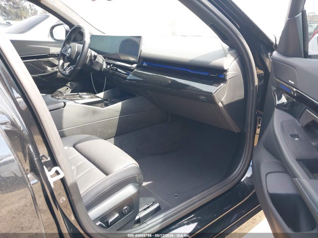 Продажа на аукционе авто 2024 Bmw 530i, vin: WBA43FJ08RCR61917, номер лота: 45869796