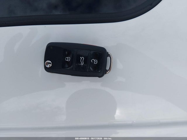 2013 Volkswagen Jetta Gli Autobahn მანქანა იყიდება აუქციონზე, vin: 3VW4T7AJ0DM310111, აუქციონის ნომერი: 45869910