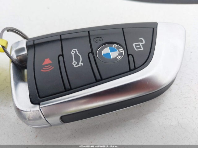 45869946 :رقم المزاد ، 3MW5P7J0XM8B55110 vin ، 2021 Bmw 330e مزاد بيع