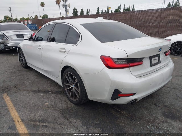 45869946 :رقم المزاد ، 3MW5P7J0XM8B55110 vin ، 2021 Bmw 330e مزاد بيع