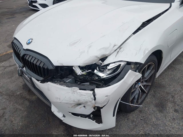 45869946 :رقم المزاد ، 3MW5P7J0XM8B55110 vin ، 2021 Bmw 330e مزاد بيع