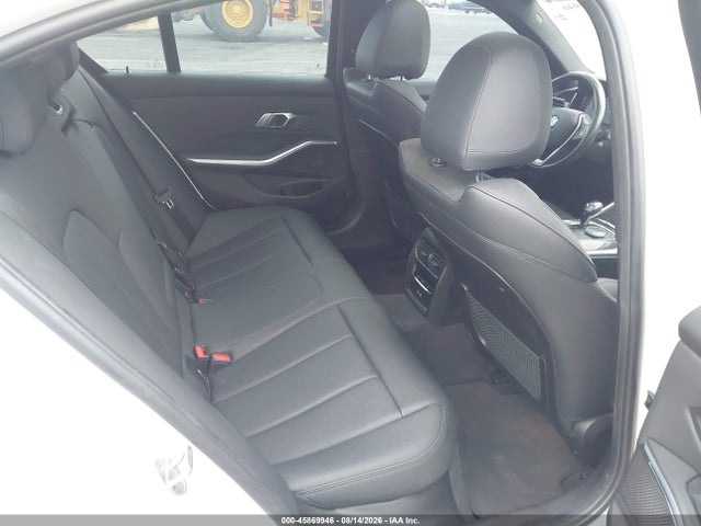 45869946 :رقم المزاد ، 3MW5P7J0XM8B55110 vin ، 2021 Bmw 330e مزاد بيع