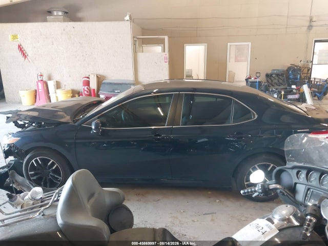 Продаж на аукціоні авто 2018 Toyota Camry Le, vin: 4T1B11HK8JU667132, номер лоту: 45869997