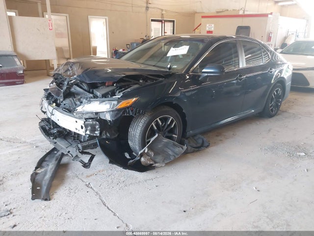 Продаж на аукціоні авто 2018 Toyota Camry Le, vin: 4T1B11HK8JU667132, номер лоту: 45869997