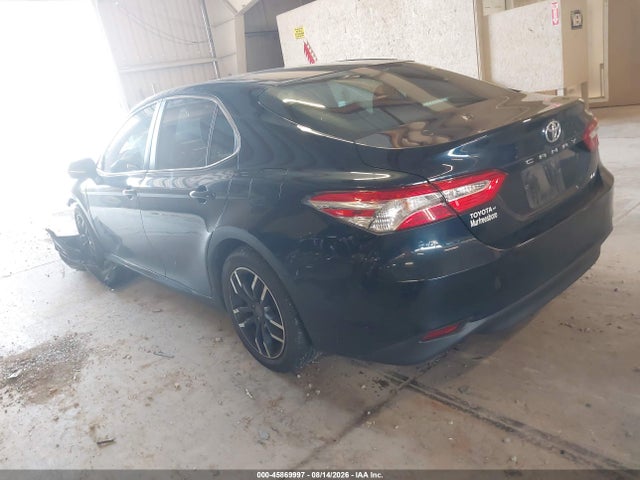 Продаж на аукціоні авто 2018 Toyota Camry Le, vin: 4T1B11HK8JU667132, номер лоту: 45869997