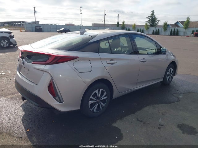 Toyota Prius Prime Plus 2017 JTDKARFP9H3012639 Image 4