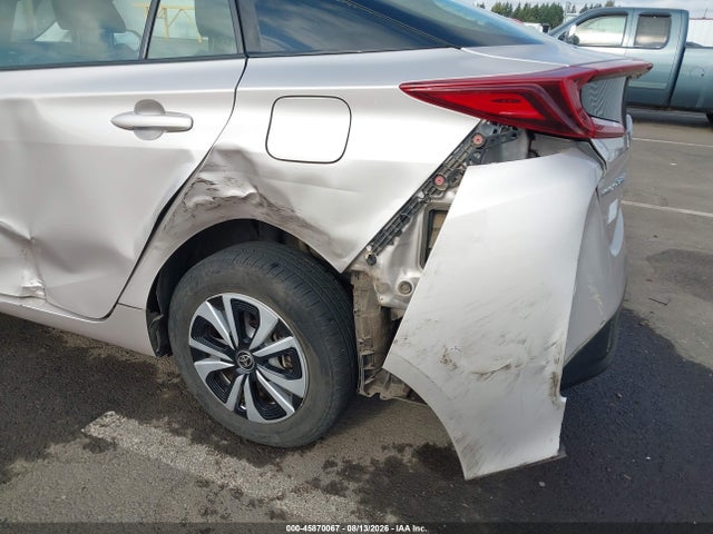 Toyota Prius Prime Plus 2017 JTDKARFP9H3012639 Image 6