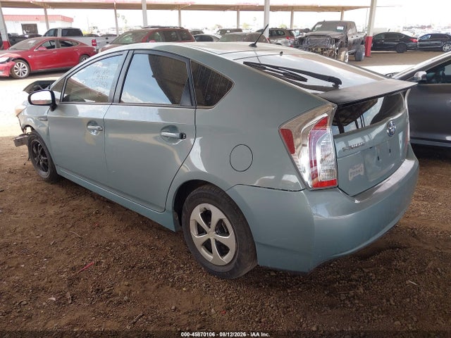 Toyota Prius Two 2015 JTDKN3DU1F1895543 Image 3
