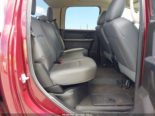 3C63R3GT2JG421548 RAM 3500 Tradesman 4x4 8&#039; Box