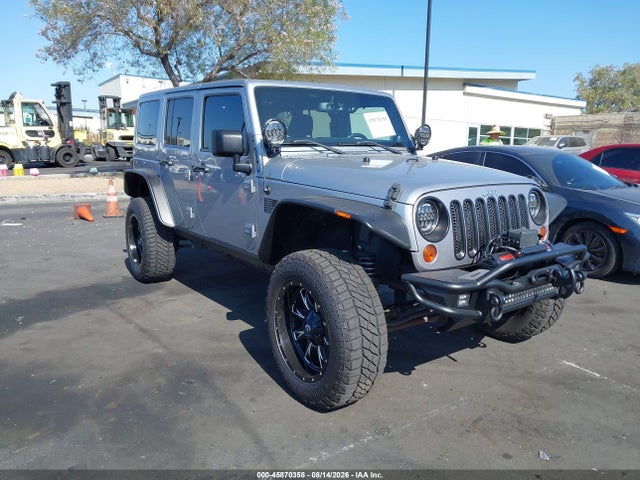 45870358 :رقم المزاد ، 1C4HJWEG2DL648338 vin ، 2013 Jeep Wrangler Unlimited Sahara مزاد بيع