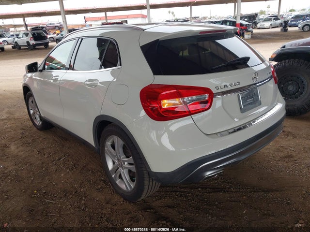 WDCTG4GB5GJ188942 Mercedes-Benz Gla 250 4matic