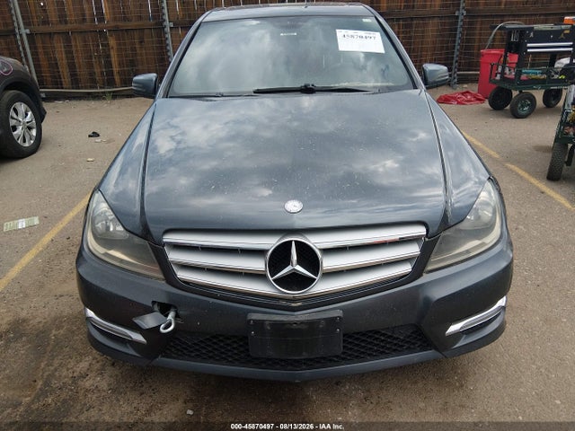 2013 Mercedes-benz C 300 Sport 4matic მანქანა იყიდება აუქციონზე, vin: WDDGF8AB1DG075627, აუქციონის ნომერი: 45870497