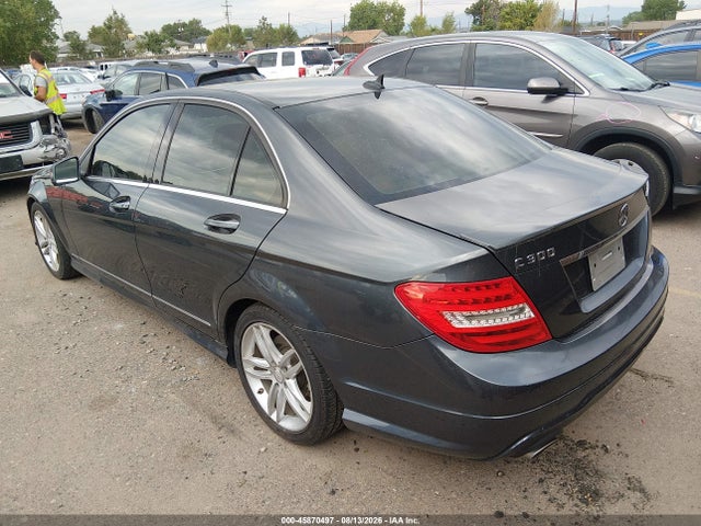 2013 Mercedes-benz C 300 Sport 4matic მანქანა იყიდება აუქციონზე, vin: WDDGF8AB1DG075627, აუქციონის ნომერი: 45870497