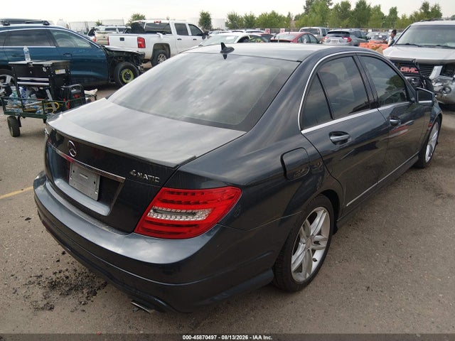 2013 Mercedes-benz C 300 Sport 4matic მანქანა იყიდება აუქციონზე, vin: WDDGF8AB1DG075627, აუქციონის ნომერი: 45870497