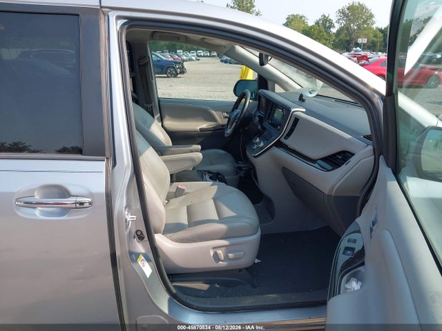 2018 Toyota Sienna Xle 8 Passenger მანქანა იყიდება აუქციონზე, vin: 5TDYZ3DC4JS952058, აუქციონის ნომერი: 45870534