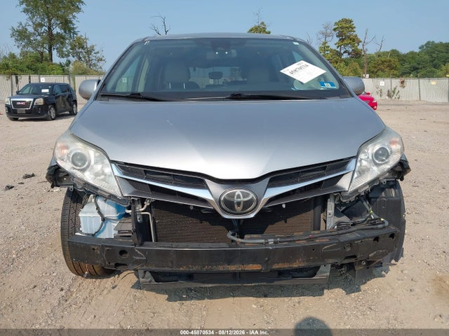 2018 Toyota Sienna Xle 8 Passenger მანქანა იყიდება აუქციონზე, vin: 5TDYZ3DC4JS952058, აუქციონის ნომერი: 45870534