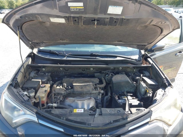 JTMRFREVXJJ726040 Toyota Rav4 Xle