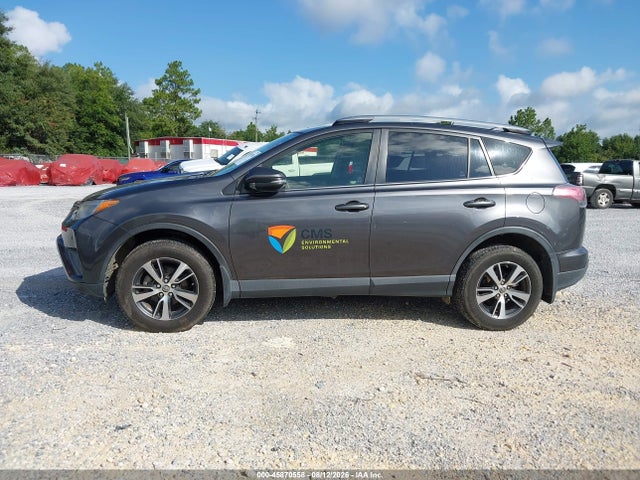 JTMRFREVXJJ726040 Toyota Rav4 Xle