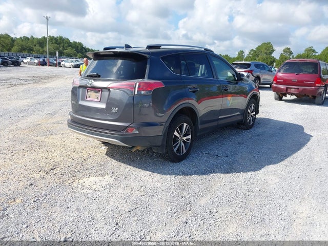 JTMRFREVXJJ726040 Toyota Rav4 Xle