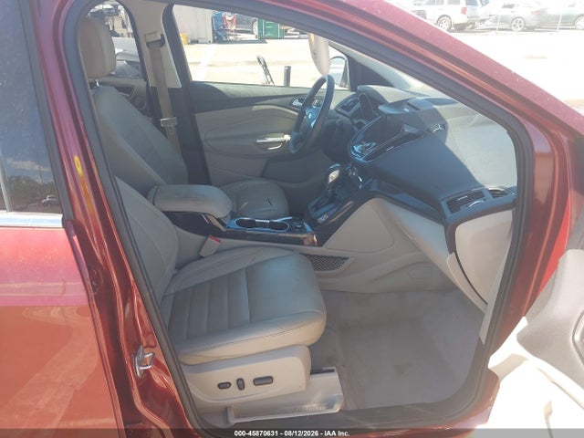 1FMCU9J96FUA62261 Ford Escape Titanium