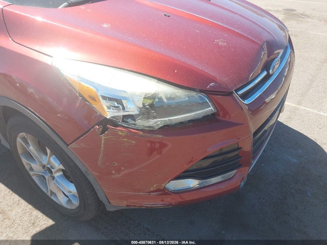 1FMCU9J96FUA62261 Ford Escape Titanium