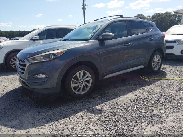 45870652 :رقم المزاد ، KM8J33A40HU476280 vin ، 2017 Hyundai Tucson Se مزاد بيع