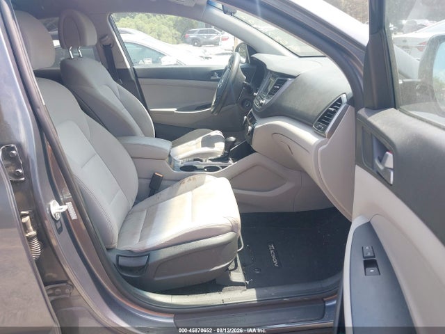 45870652 :رقم المزاد ، KM8J33A40HU476280 vin ، 2017 Hyundai Tucson Se مزاد بيع