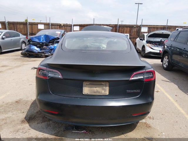 45870693 :رقم المزاد ، 5YJ3E1EC6NF105822 vin ، 2022 Tesla Model 3 Performance Dual Motor All-wheel Drive مزاد بيع