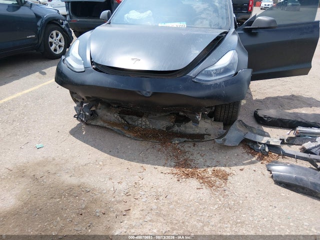 45870693 :رقم المزاد ، 5YJ3E1EC6NF105822 vin ، 2022 Tesla Model 3 Performance Dual Motor All-wheel Drive مزاد بيع
