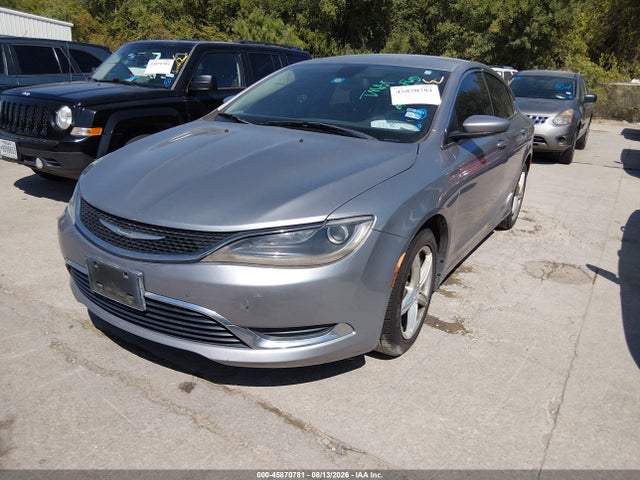 Chrysler 200 Limited 2015 1C3CCCAB0FN611409 Image 2