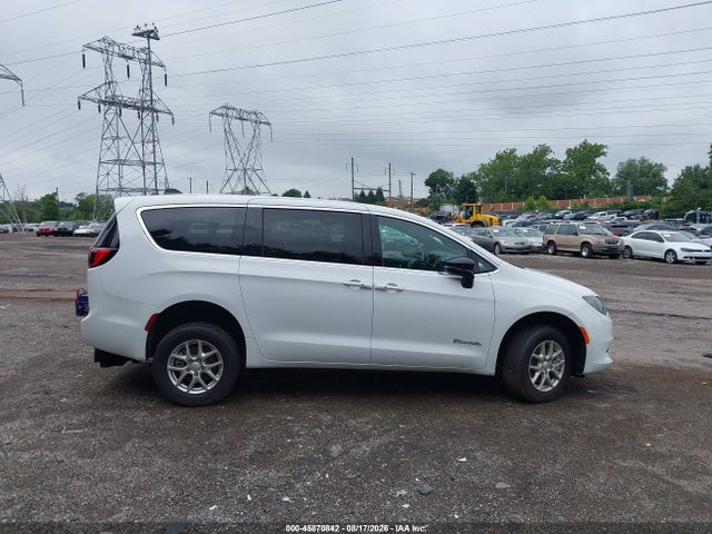 Chrysler Voyager Lx 2025 2C4RC1CG8SR586453 Image 13